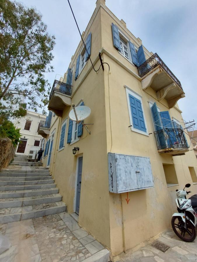 Artemis Ermoupoli Centre Appartement Pour Petit Budget Backpackers Dış mekan fotoğraf