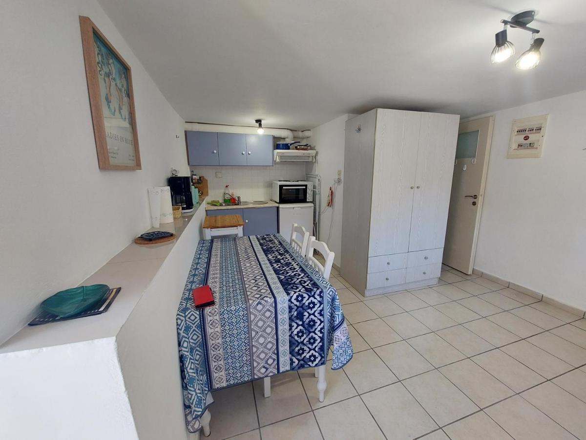 Artemis Ermoupoli Centre Appartement Pour Petit Budget Backpackers Dış mekan fotoğraf
