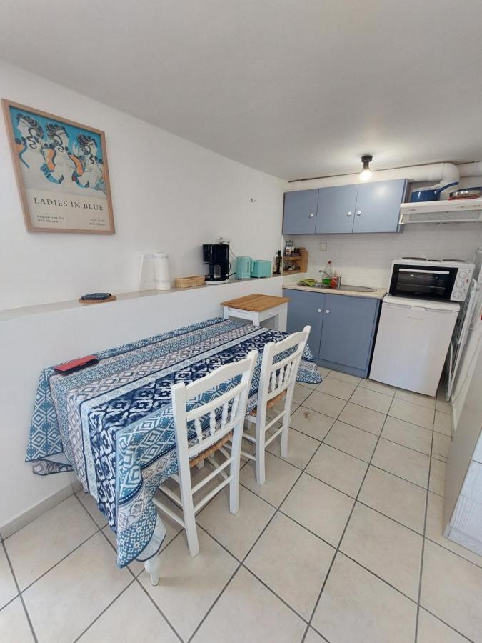 Artemis Ermoupoli Centre Appartement Pour Petit Budget Backpackers Dış mekan fotoğraf